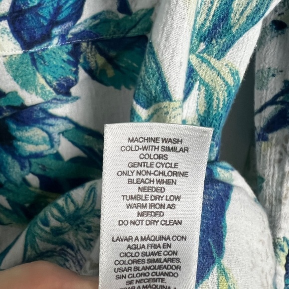 Chico's Mixed Animal Floral Print 100% Cotton Roll Tab Sleeve Blouse Top Sz 2/L - Picture 11 of 11